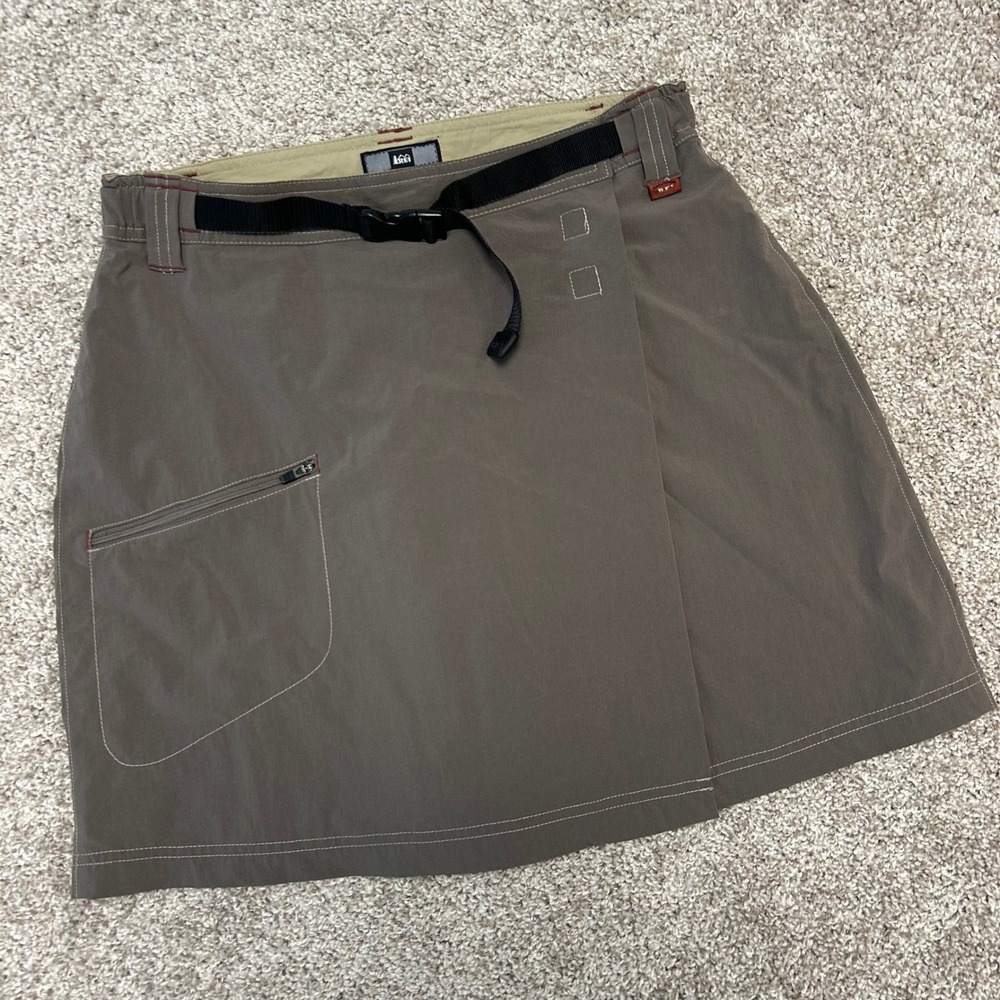 REI Women's Skort Size Small Belted UPF 30+ Outdoor Hiking Zipped Pockets